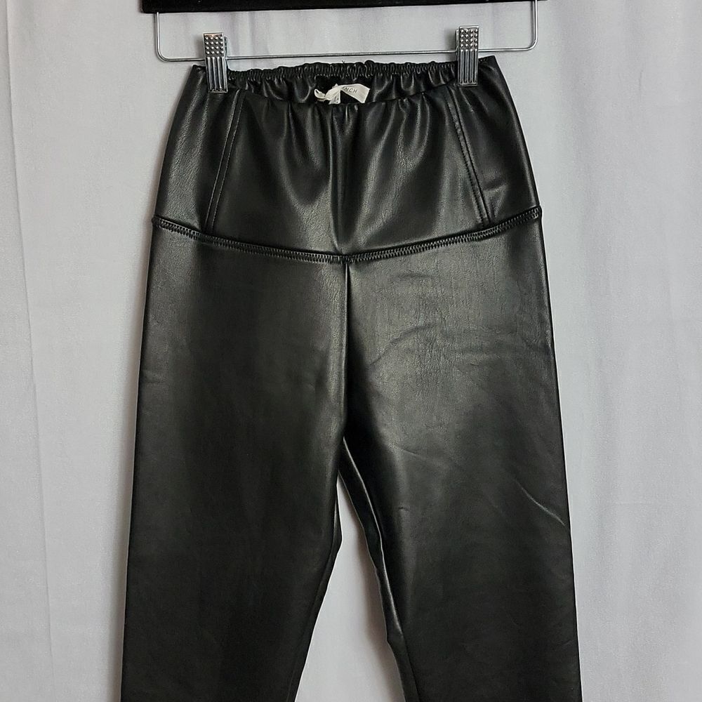 🖤5/$20🖤 HONEY PUNCH.. faux leather pants..